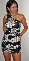 Vestido preto mula manca 